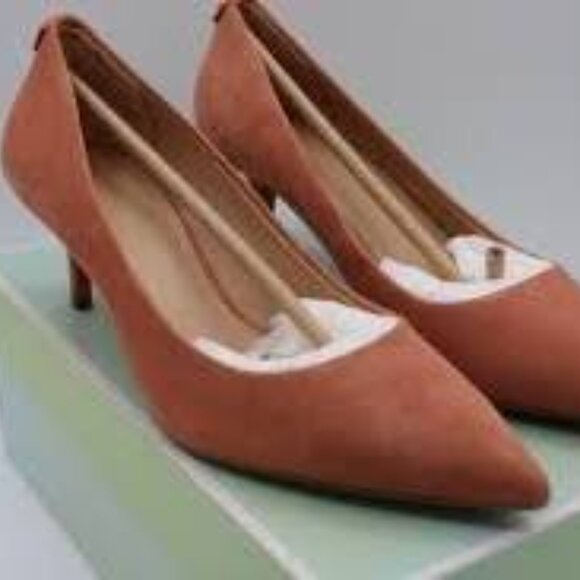 Michael Kors Terracotta Suede Flex Kitten Pumps  Size 9.5 B  New - Picture 1 of 1